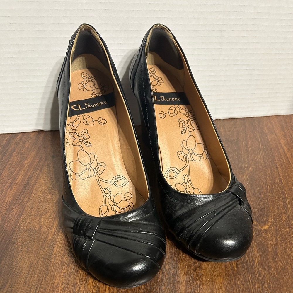 Black wedges- size 7.5M